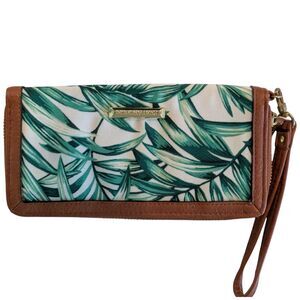 Women's Wallet Tropical Leaf Pattern Enzo Angiolini  Zip Around Full Sized NWOT